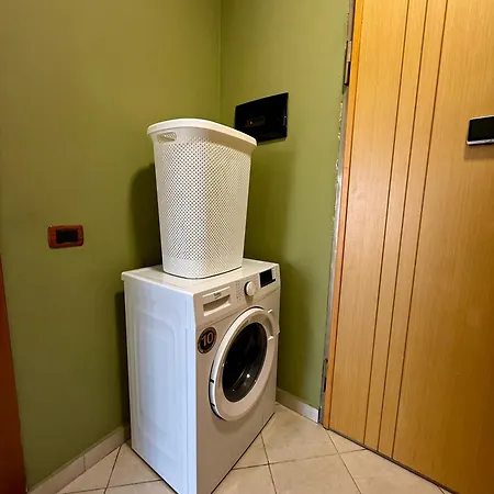 Apartment Twins *